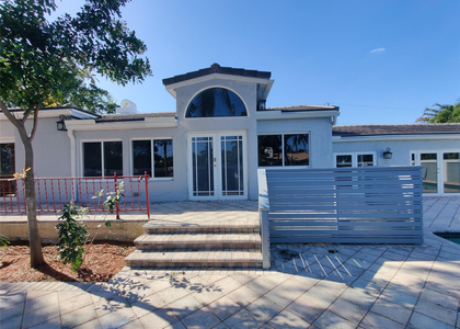 733 Ne 18th Avenue - Photo 1
