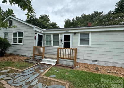 1827 Academy Street - Photo 1