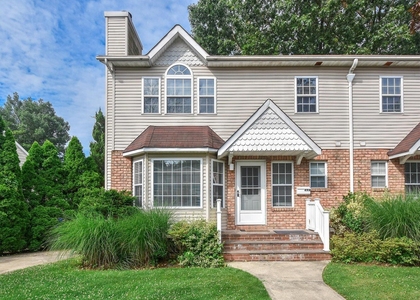 49 Ashwood Road Apt A - Photo 1