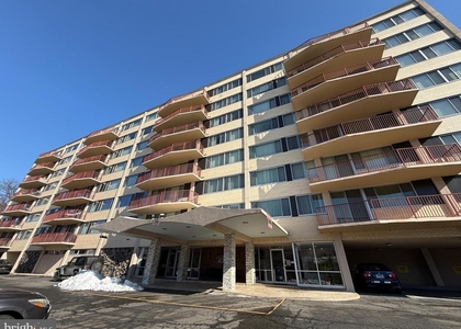 5353 Columbia Pike - Photo 1