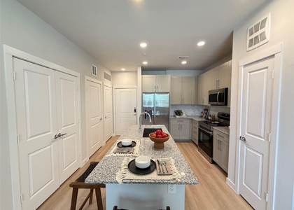 1610 Campbell Rd - Photo 1