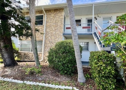 5920 18th Street N - Photo 1