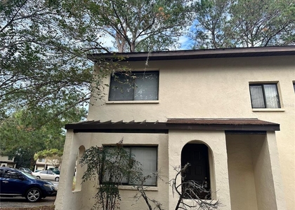 2735 Sw 35th Place - Photo 1