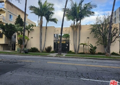 530 S Normandie Avenue - Photo 1