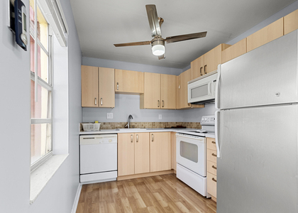 605 Flanders M - Photo 1