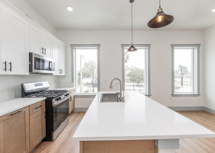 704 S 1st Street - Photo 1