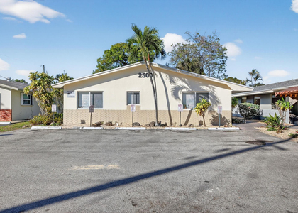 2500 Sw 18th Terrace - Photo 1
