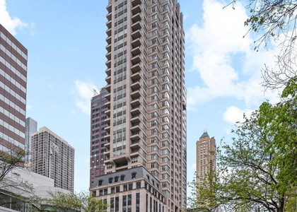 118 E Erie Street - Photo 1