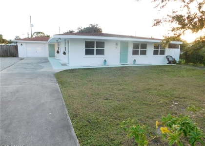 74 7th Street - Photo 1