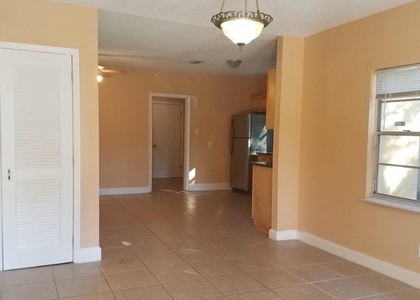 2921 W Walnut Street - Photo 1