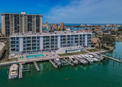 415 Island Way - Photo 1