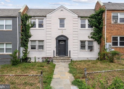 1222 Meigs Place Ne - Photo 1