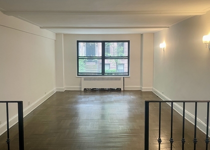 137 East 38th Street - Photo 1