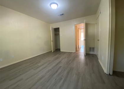 208 Kelly Street - Photo 1