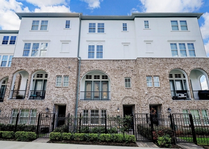 1110 Thompson Street - Photo 1