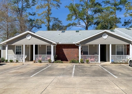 4004 Sw 26th Drive - Photo 1