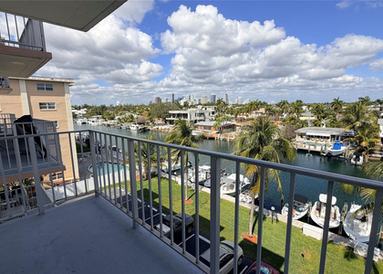 1731 Se 15th Street - Photo 1