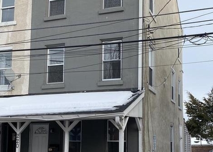 220 Pearl Street - Photo 1