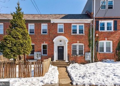 1618 18th Street Se - Photo 1