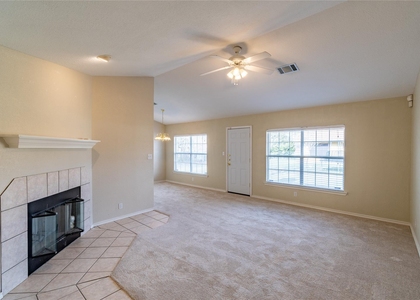 2604 Peach Tree Ln - Photo 1