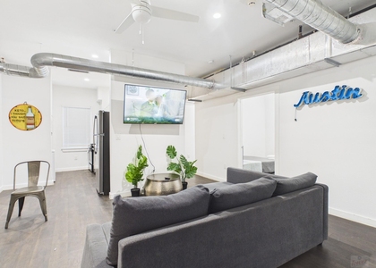 1010 W 26th St - Photo 1