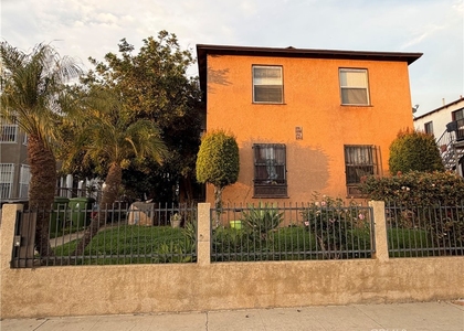 1925 1/2 W 35th - Photo 1