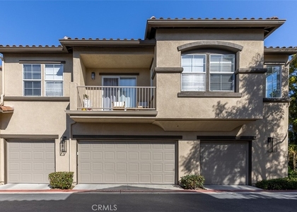 638 Sumner - Photo 1