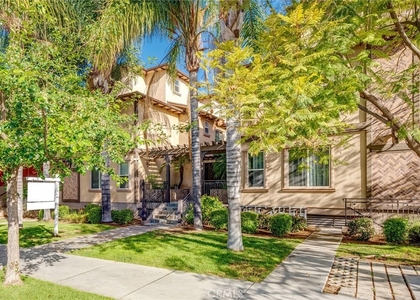 345 W Loraine Street - Photo 1
