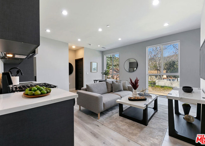 15106 Roxford St - Photo 1