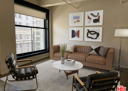 315 W 5th Street - Photo 1
