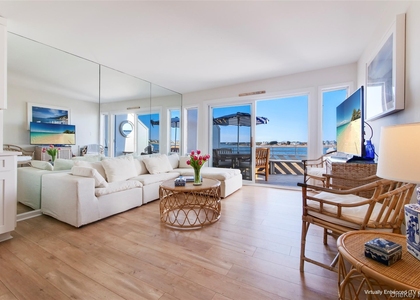 274 Dune Road - Photo 1