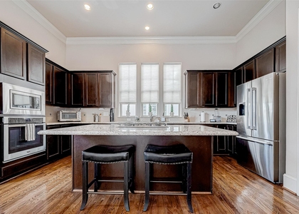 2524 Sherwin Street - Photo 1