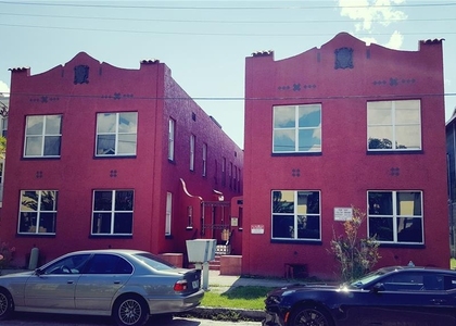 111 S Newport Avenue - Photo 1