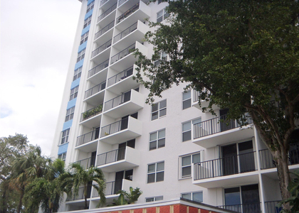 1800 N Andrews Avenue - Photo 1