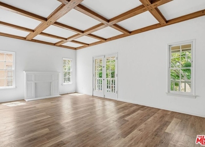 140 S Camden Drive - Photo 1
