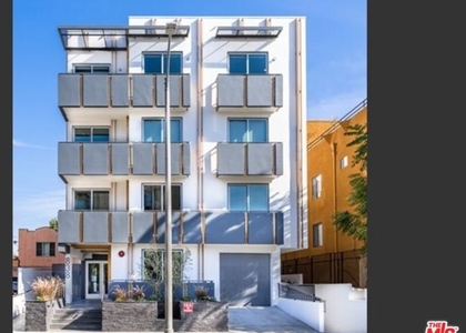 838 Hudson - Photo 1