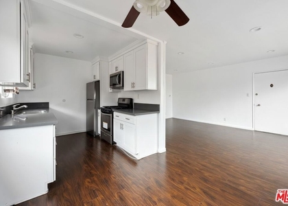 7550 Fountain - Photo 1
