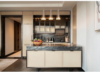 401  West St - Photo 1