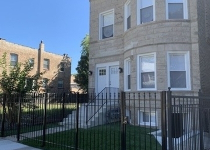 6541 S Ingleside Avenue - Photo 1