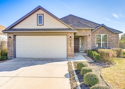 204 Shoreview Drive - Photo 1