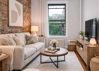 350 West 21th - Photo 1