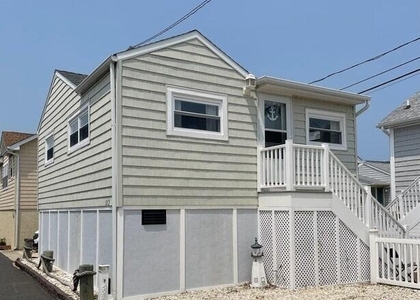 112 W Tide Way - Photo 1