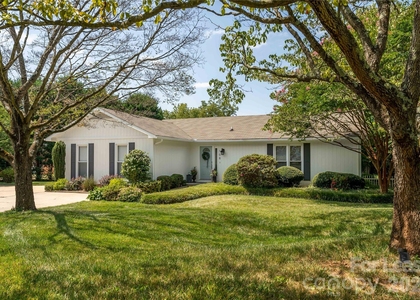108 Surfside Lane - Photo 1