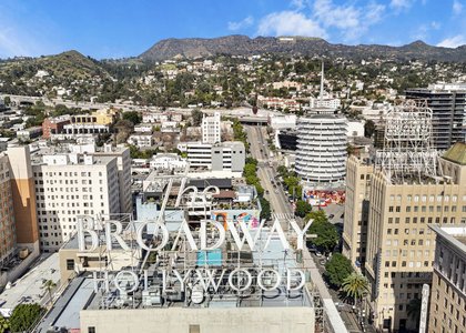 1645 Vine Street - Photo 1