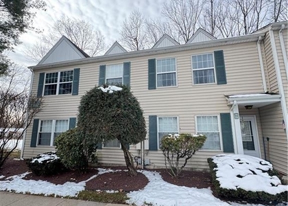 15 Hanover Square - Photo 1