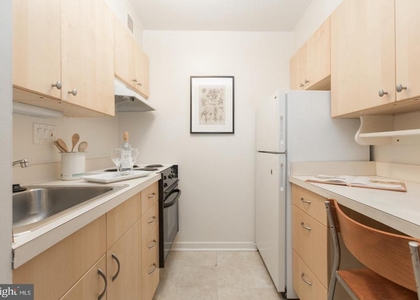 224 W Rittenhouse Square - Photo 1