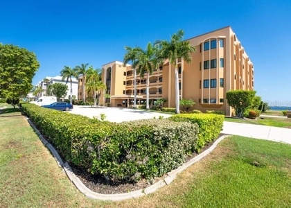 1601 Park Beach Circle - Photo 1