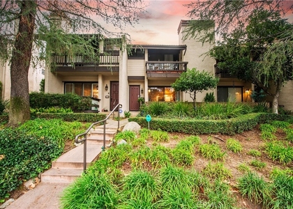 5711 Owensmouth - Photo 1