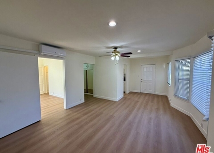 221 S Kenwood Street - Photo 1