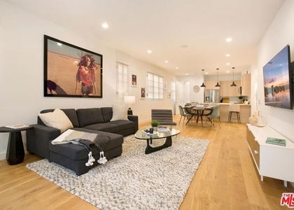 418 N Stanley Avenue - Photo 1